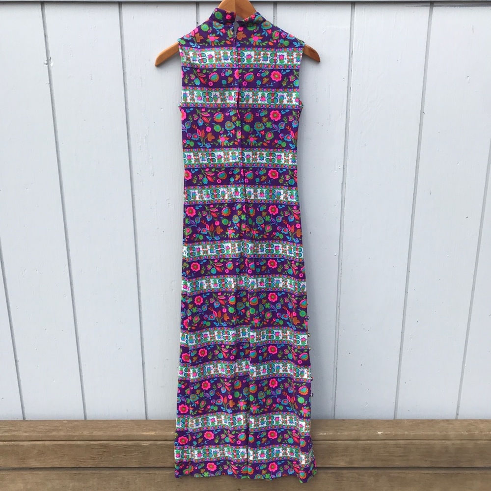 Vintage 1970s Flower Power Maxi Dress - Picture 3 of 9